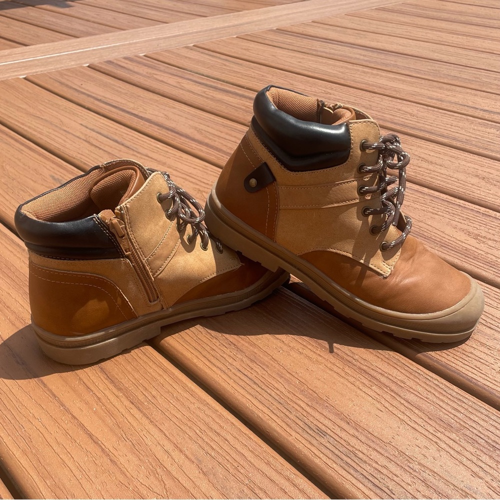 Sonoma Boys Boots Size 4